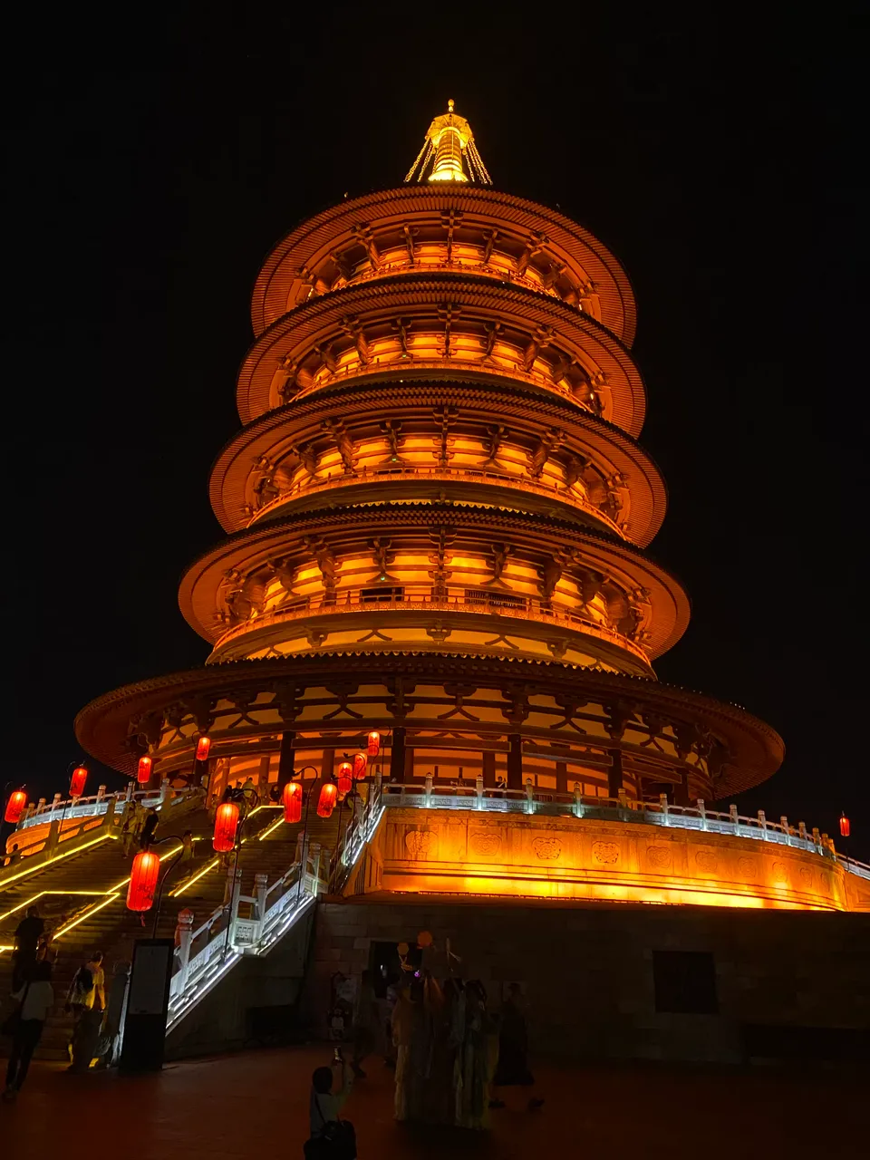 Tiantang (天堂) at night
